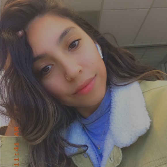 Meet your Posher, Jessica - Picture 1 of 1